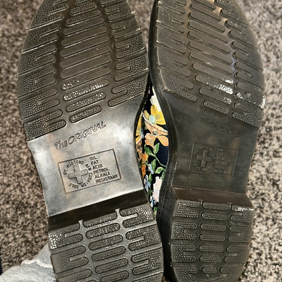 Dr. Marten's Floral Wanderlust Mary Janes Size 8 SUPER CUTE - Picture 7 of 7